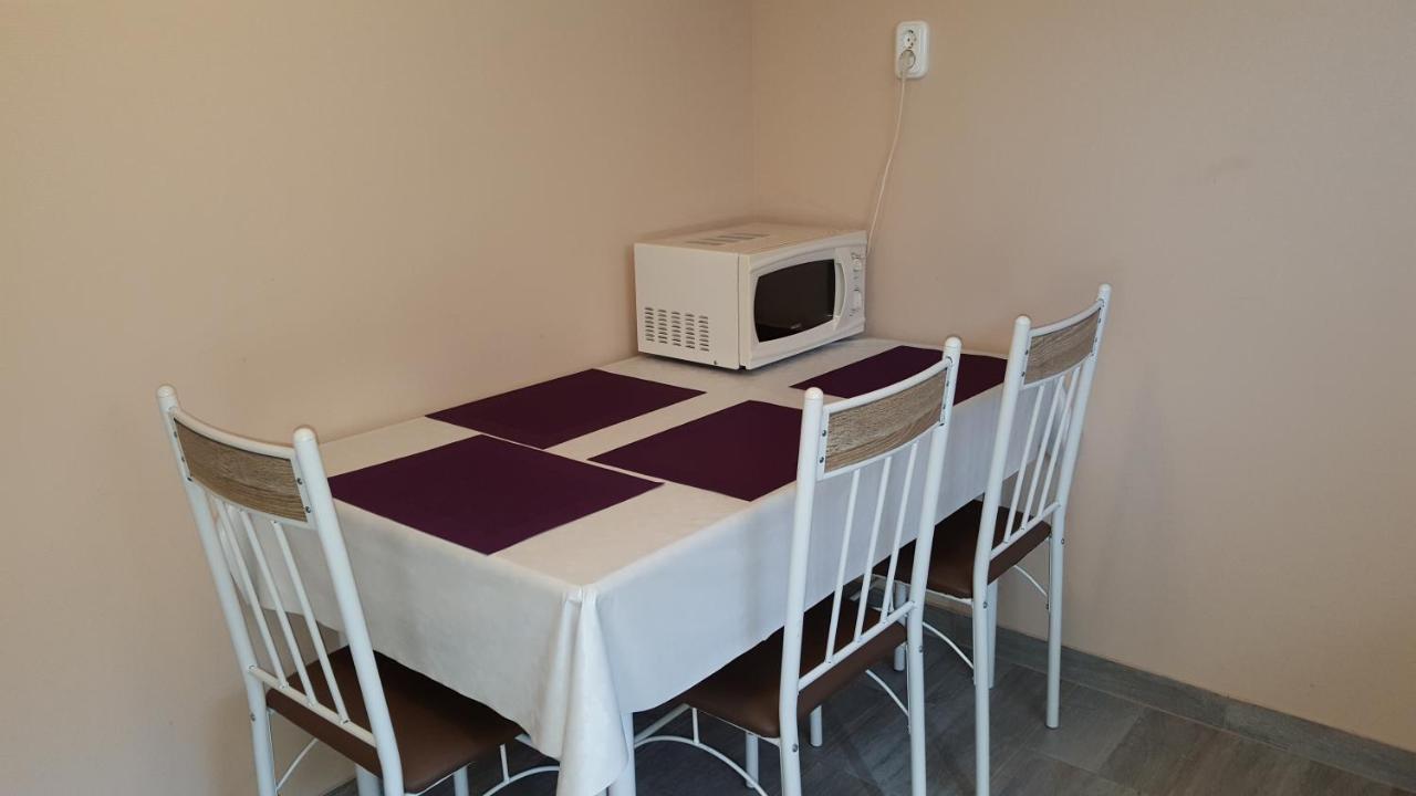 Kitti Panzio Apartment Mogyoród Exterior foto