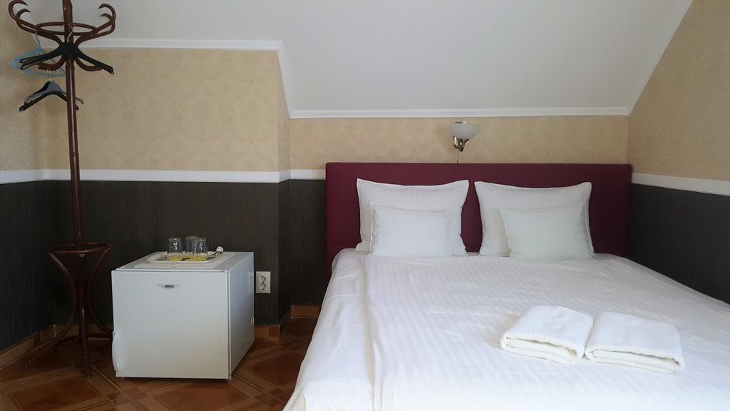 Kitti Panzio Apartment Mogyoród Exterior foto