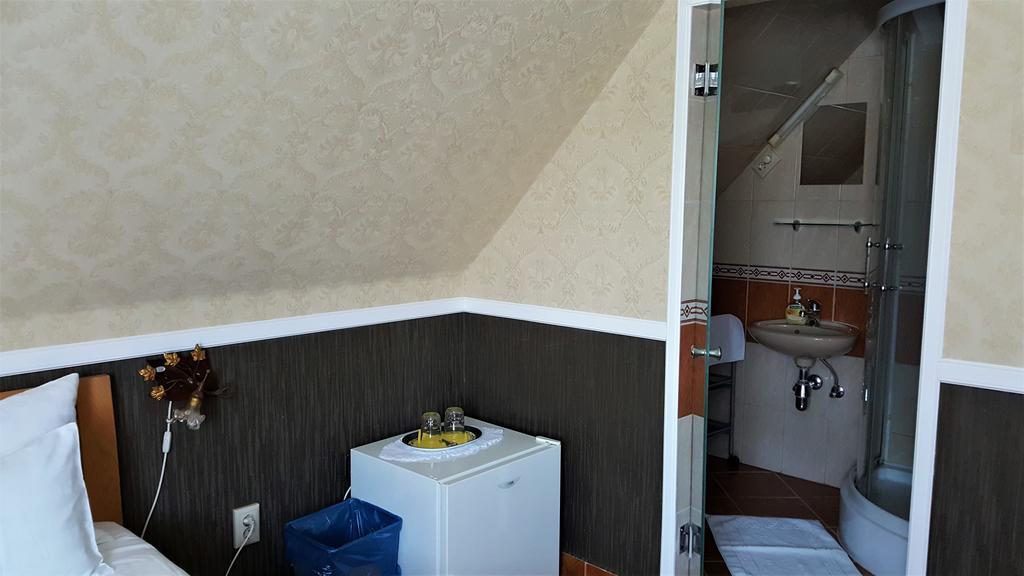 Kitti Panzio Apartment Mogyoród Cameră foto